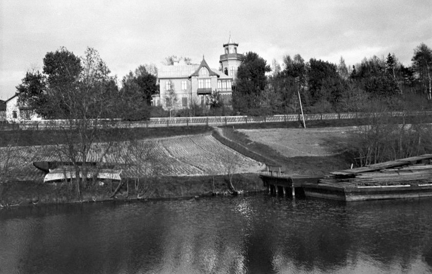  Tornvillan sedd från ån. Foto: Sundsvalls museum 