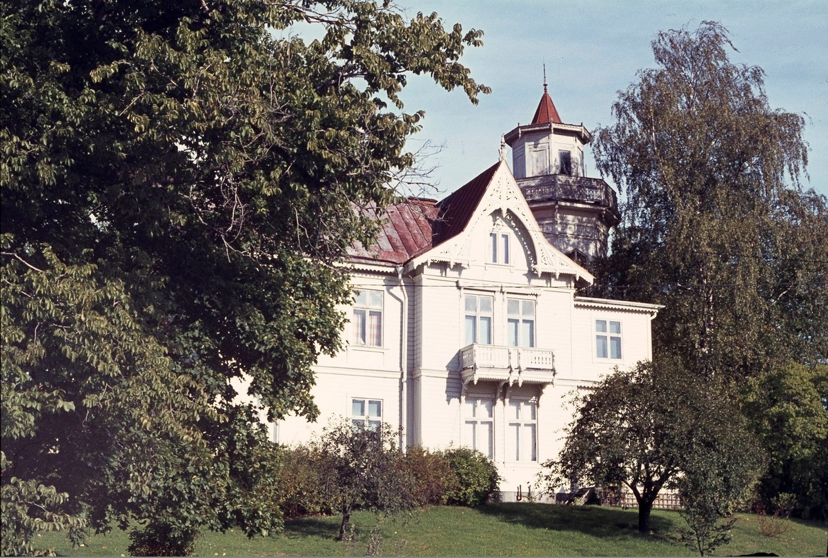  Tornvillan sedd från vägen. Foto: Sundsvalls museum 